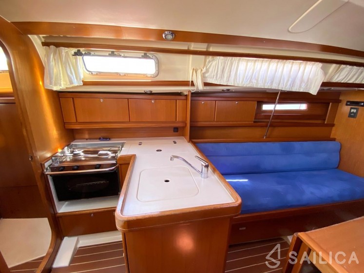 Dufour 325 - Yacht Charter Sailica