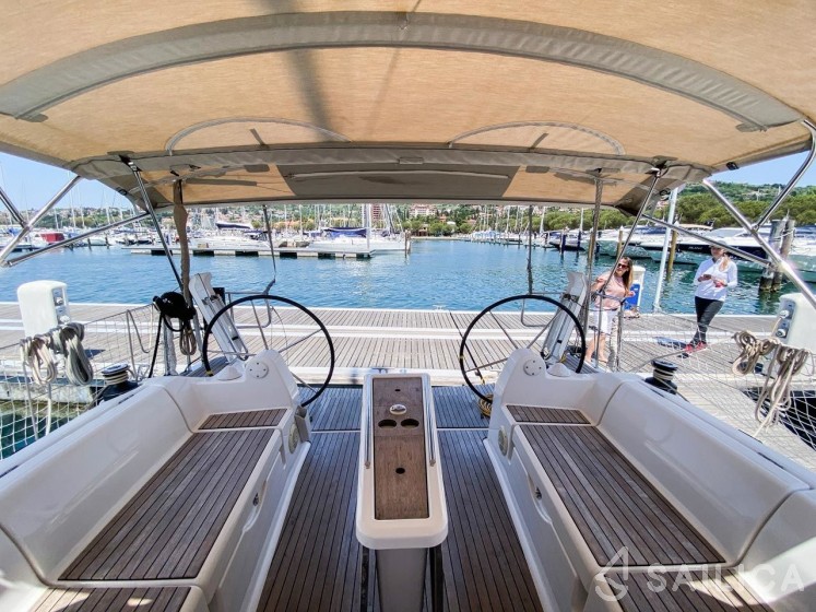 Dufour 382 GL - Yacht Charter Sailica