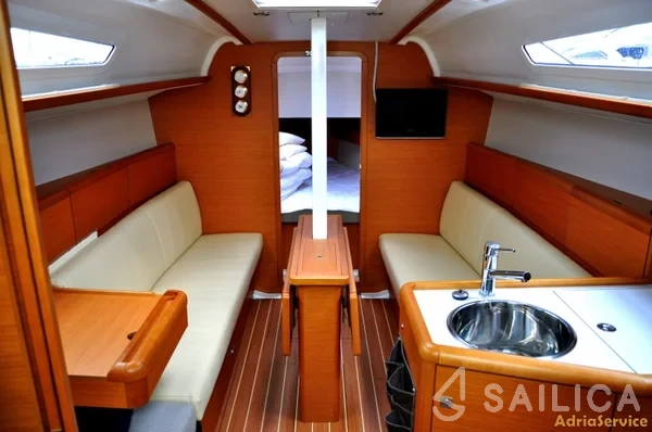Sun Odyssey 33i - Yacht Charter Sailica