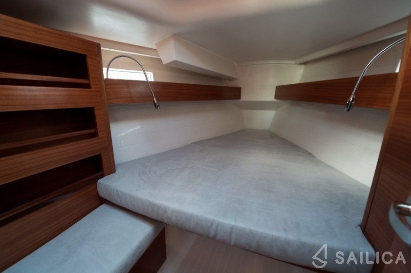 Salona 33 - Yacht Charter Sailica
