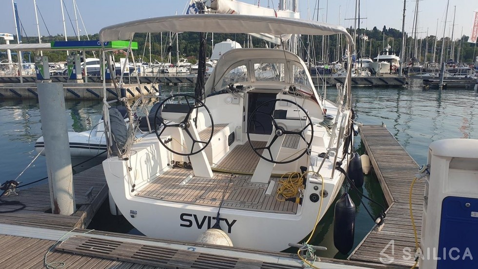 Salona 33 - Yacht Charter Sailica