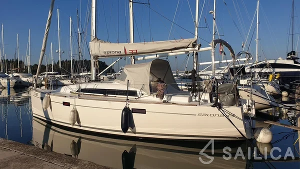 Salona 33 - Yacht Charter Sailica