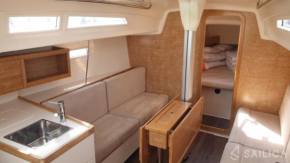 Salona 33 - Yacht Charter Sailica