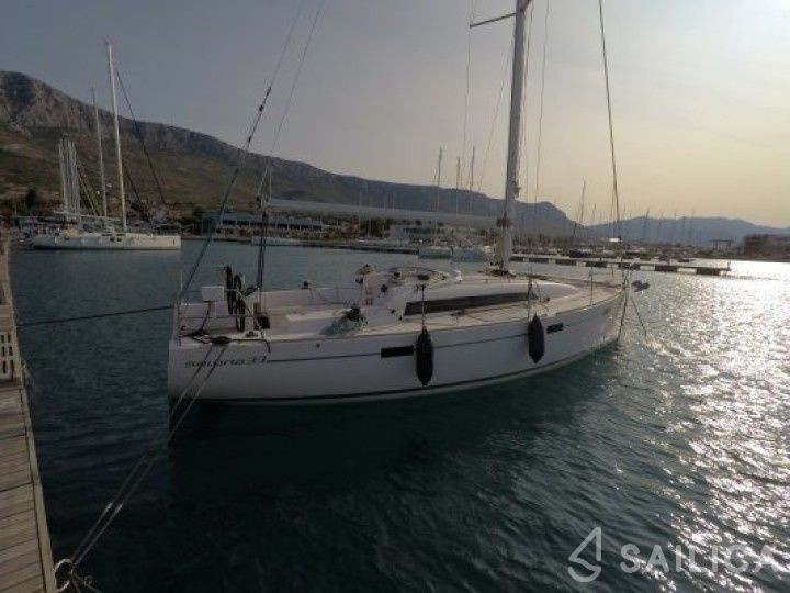 Salona 33 - Yacht Charter Sailica