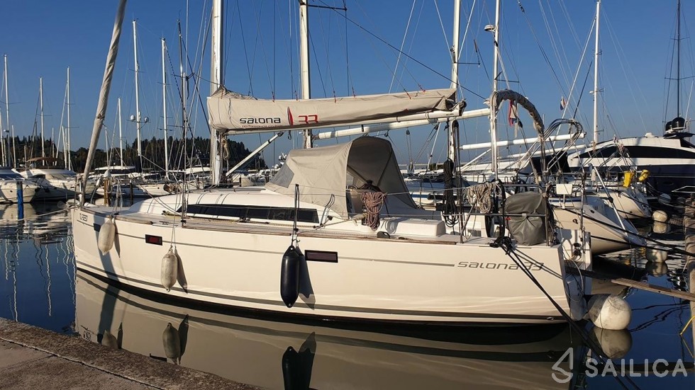 Salona 33 - Yacht Charter Sailica