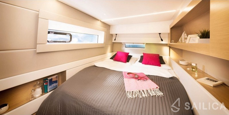 Nautitech 46 Fly - Yacht Charter Sailica