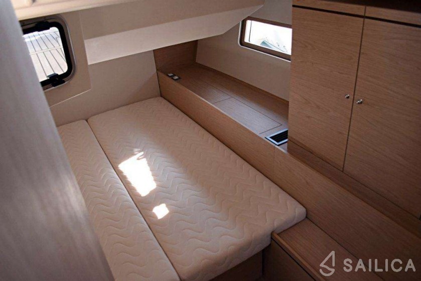 Oceanis 51.1 - Yacht Charter Sailica