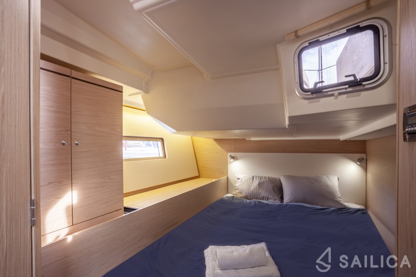 Oceanis 51.1 - Yacht Charter Sailica