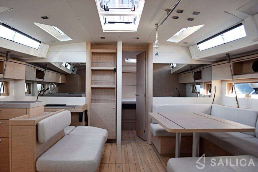 Oceanis 51.1 - Yacht Charter Sailica