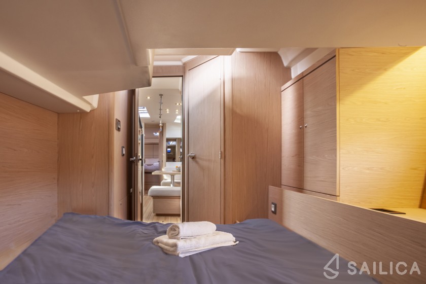 Oceanis 51.1 - Yacht Charter Sailica