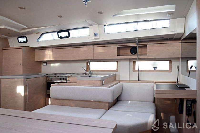Oceanis 51.1 - Yacht Charter Sailica