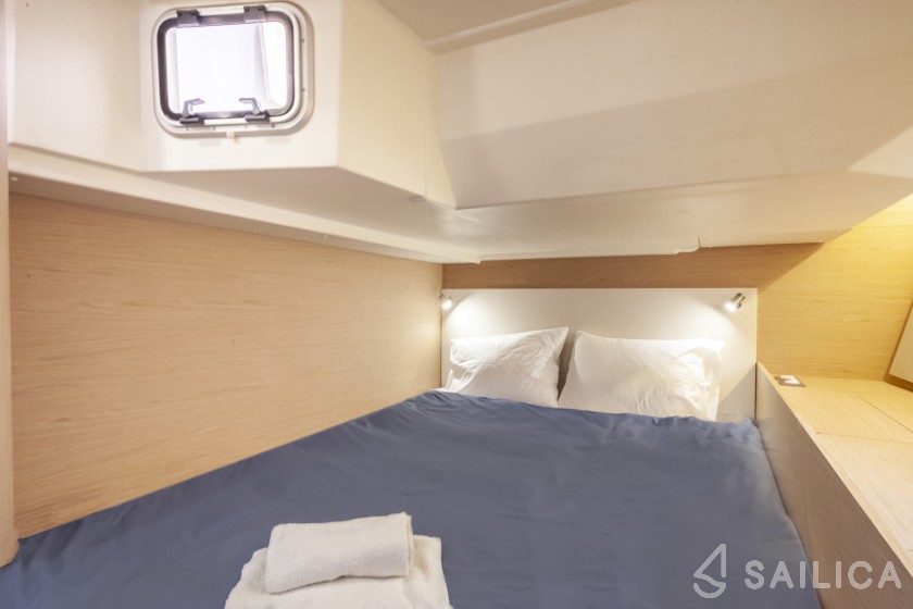 Oceanis 51.1 - Yacht Charter Sailica