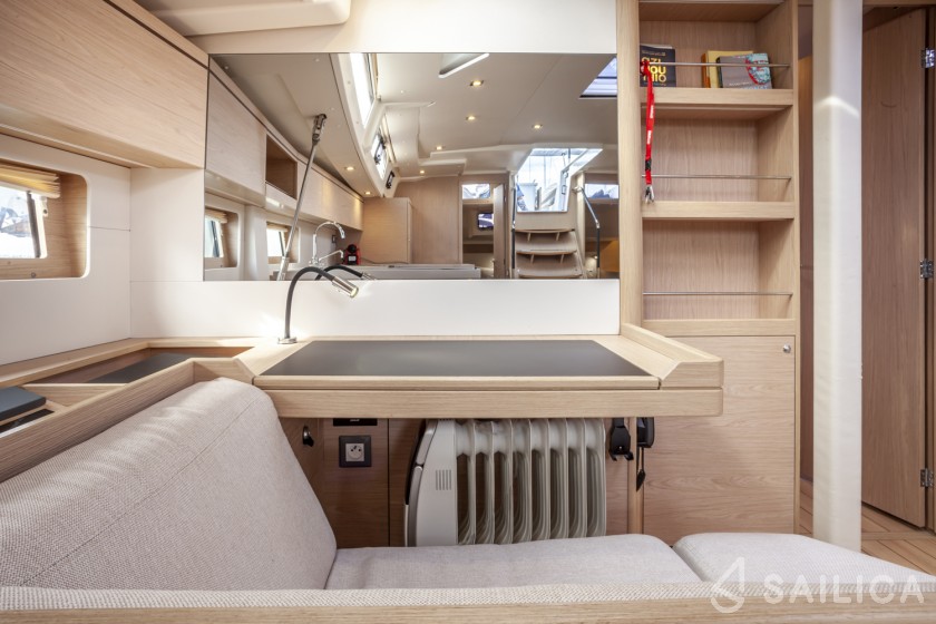 Oceanis 51.1 - Yacht Charter Sailica