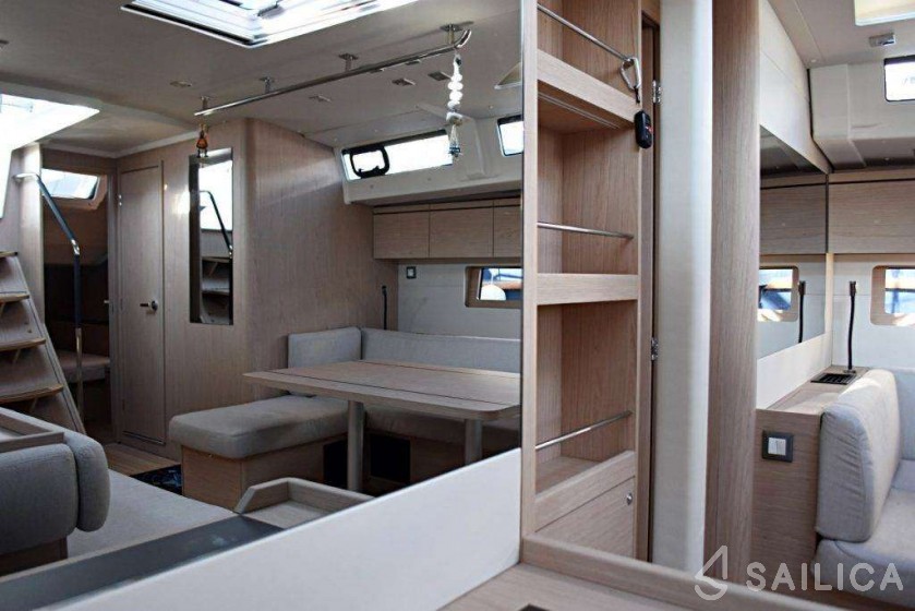 Oceanis 51.1 - Yacht Charter Sailica