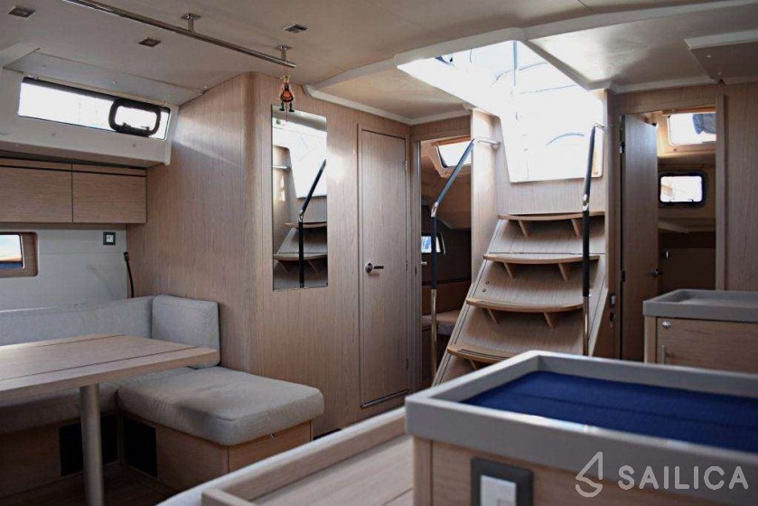 Oceanis 51.1 - Yacht Charter Sailica