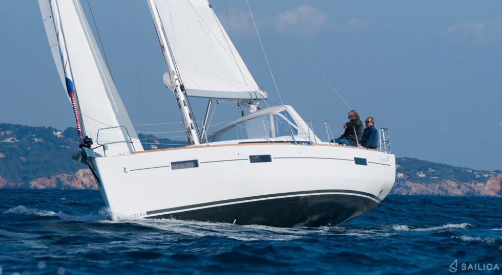 Oceanis 41.1 - Yacht Charter Sailica