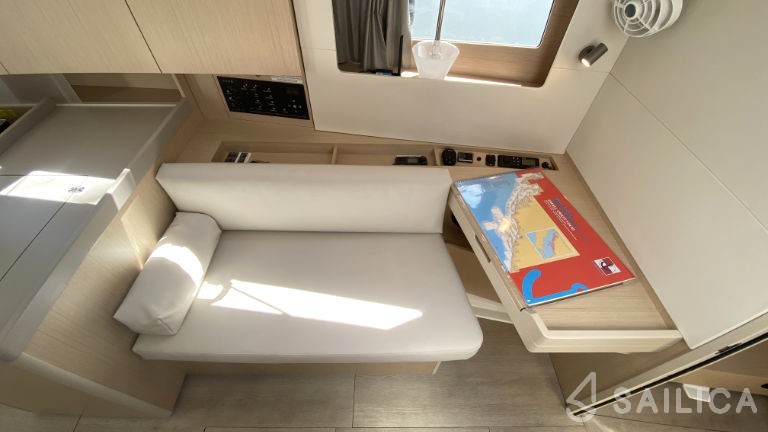 Oceanis 41.1 - Yacht Charter Sailica