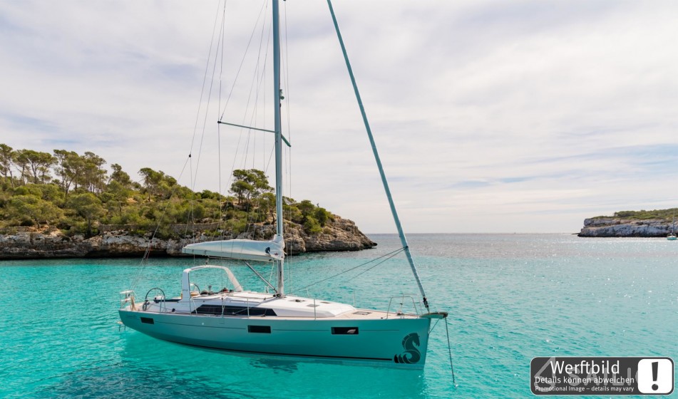 Oceanis 41.1 - Yacht Charter Sailica