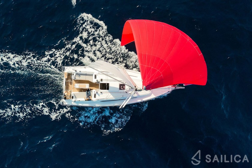 Oceanis 34.1 - Yacht Charter Sailica