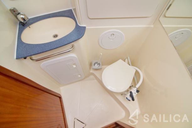 Bavaria 36 Cruiser - Yacht Charter Sailica
