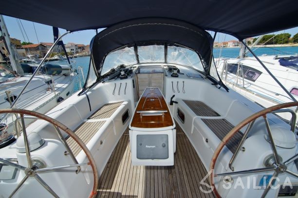 Oceanis 43 - Yacht Charter Sailica