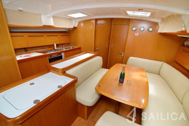 Cyclades 50.5 - Yacht Charter Sailica
