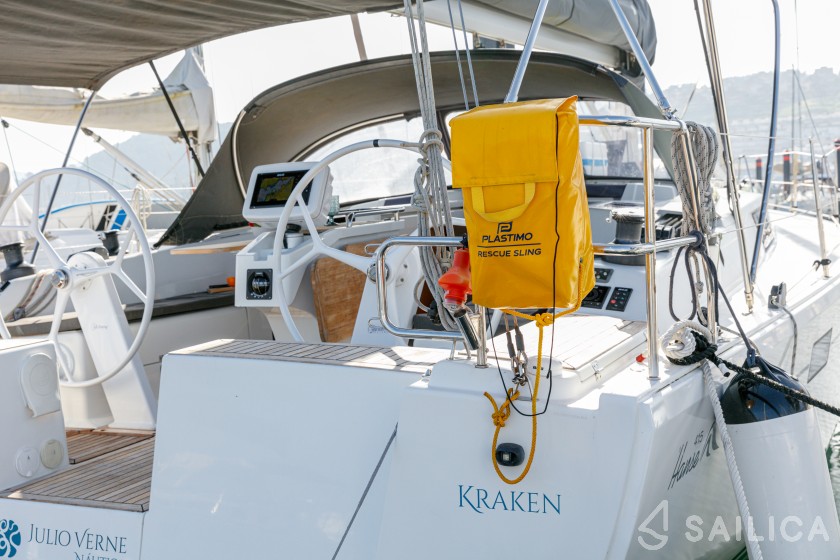 Hanse 415 - Yacht Charter Sailica