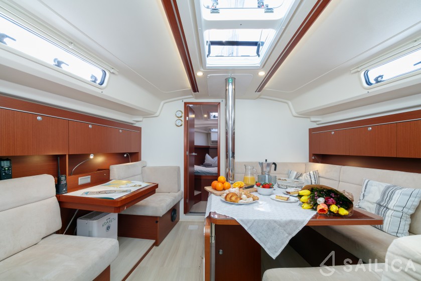 Hanse 415 - Yacht Charter Sailica
