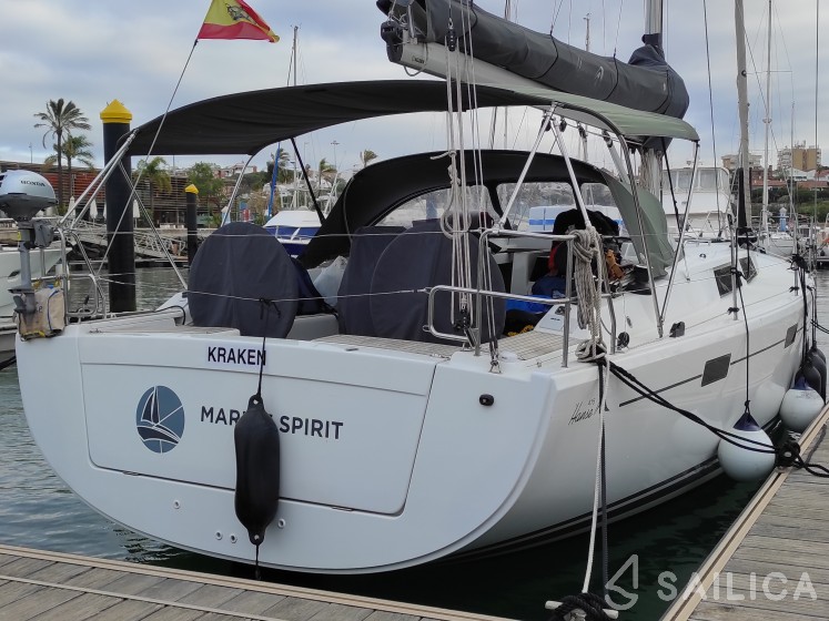 Hanse 415 - Yacht Charter Sailica