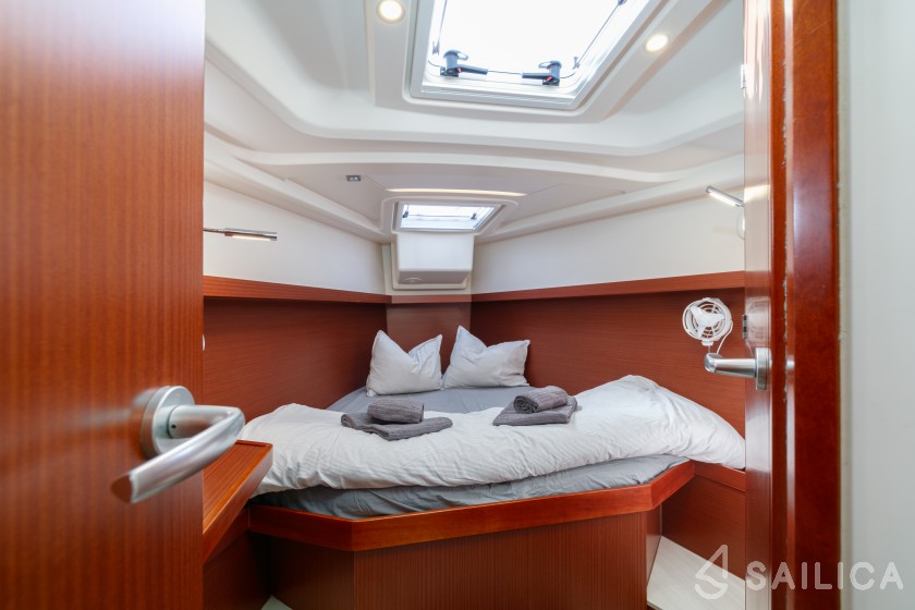 Hanse 415 - Yacht Charter Sailica