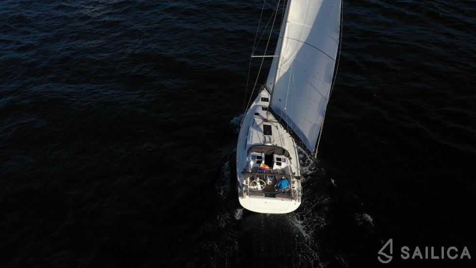Hanse 415 - Yacht Charter Sailica