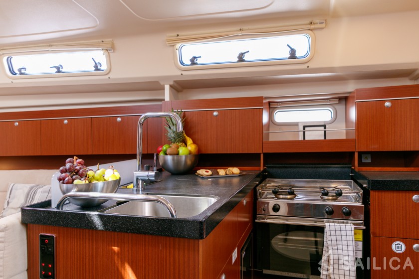 Hanse 415 - Yacht Charter Sailica