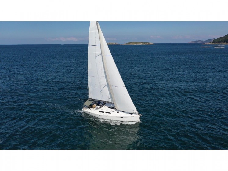 Hanse 415 - Yacht Charter Sailica