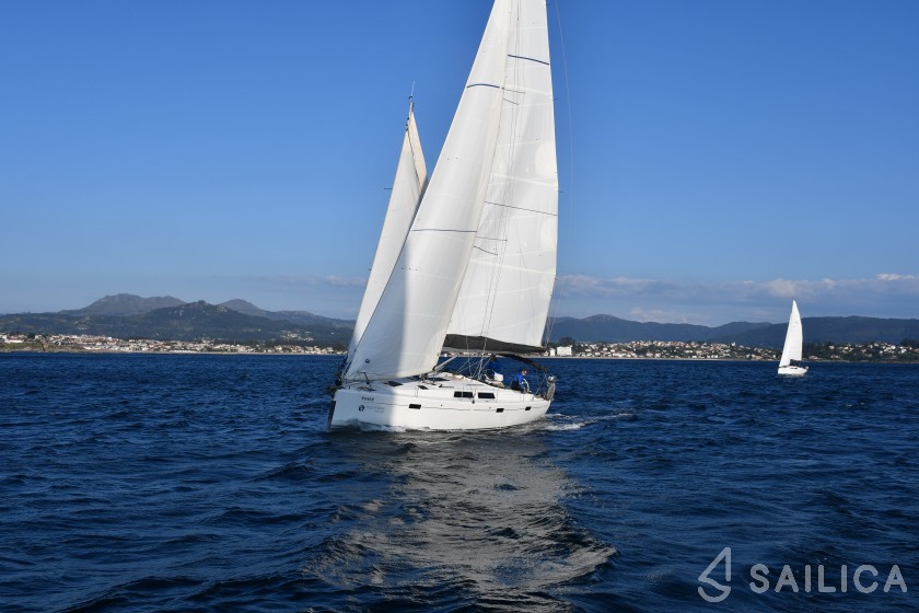 Hanse 415 - Yacht Charter Sailica
