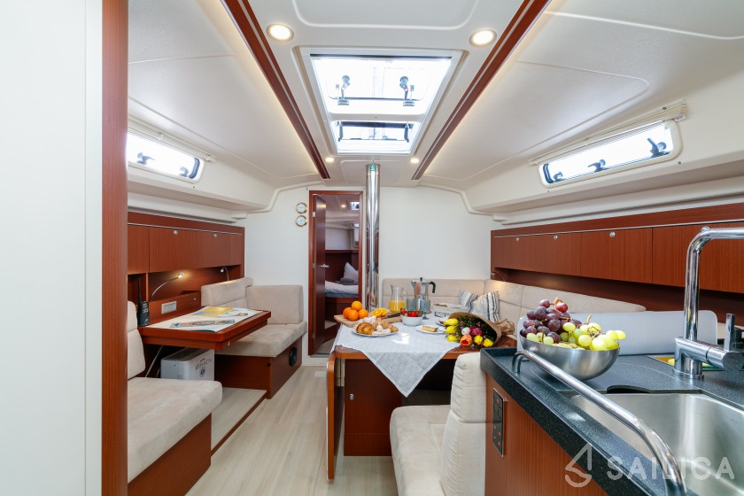 Hanse 415 - Yacht Charter Sailica