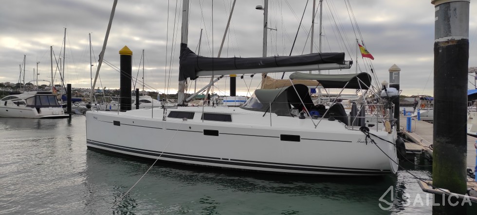 Hanse 415 - Yacht Charter Sailica