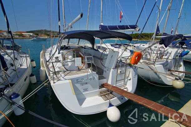 Oceanis 43 - Yacht Charter Sailica