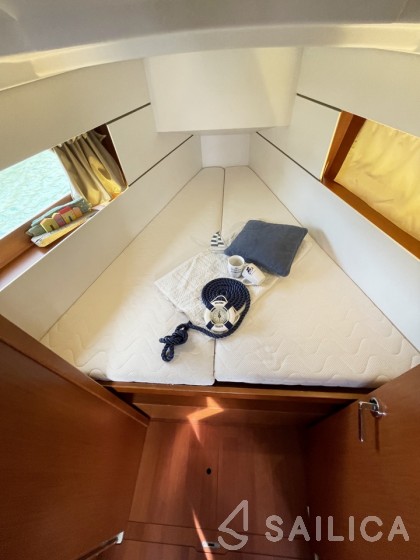 Oceanis 35.1 - Yacht Charter Sailica
