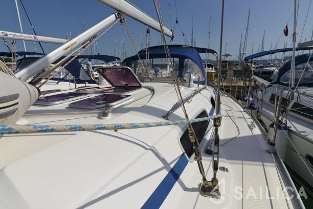 Bavaria 38 Cruiser - Yacht Charter Sailica