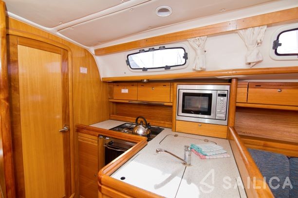 Bavaria 38 Cruiser - Yacht Charter Sailica