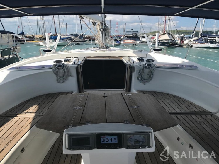 Bavaria 40 Cruiser - Yacht Charter Sailica