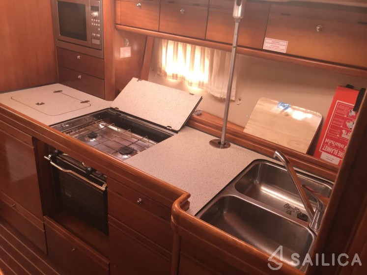 Bavaria 40 Cruiser - Yacht Charter Sailica