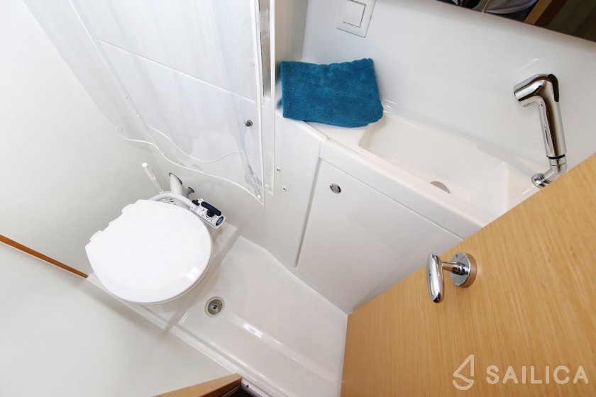 Lagoon 39 - Yacht Charter Sailica