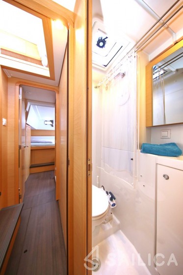 Lagoon 39 - Yacht Charter Sailica