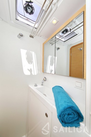 Lagoon 39 - Yacht Charter Sailica