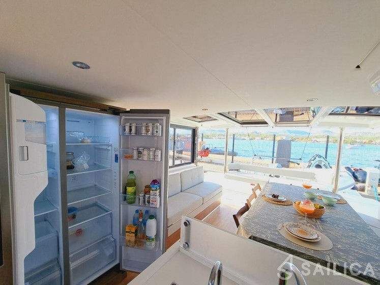 Bali 4.6 - Yacht Charter Sailica