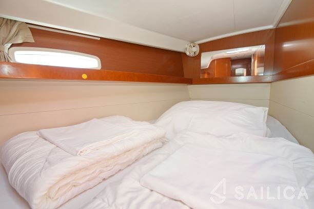 Oceanis 50 Family - Yacht Charter Sailica