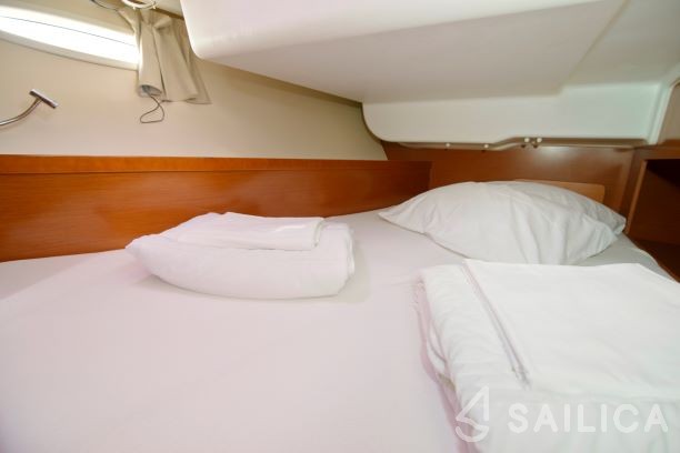 Oceanis 50 Family - Yacht Charter Sailica