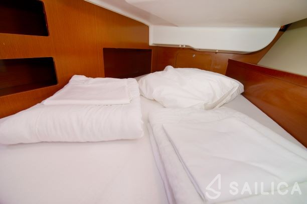 Oceanis 50 Family - Yacht Charter Sailica