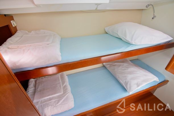 Oceanis 50 Family - Yacht Charter Sailica